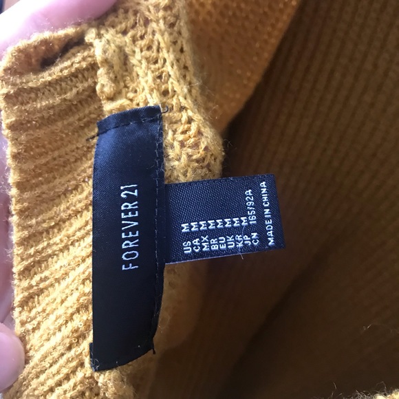 mustard yellow sweater with open back - Picture 3 of 3